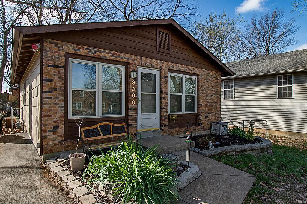 Flora Terrace Lts 118 Thru 120 & Lt Pt - Residential