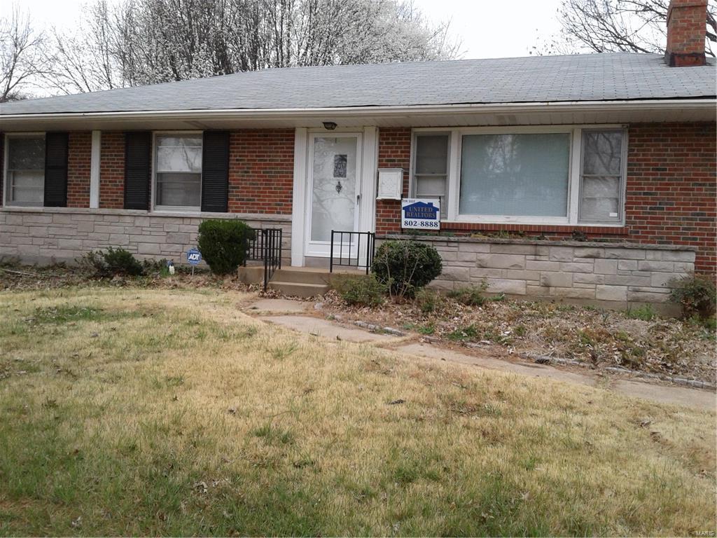 Price has been drop drastically.  Priced to Sale. This Ferguson Gem has great curb appeal, beautiful backyard with mature trees.
Freshly painted, Beautiful hardwood floors, new furnace , new hot water heater. Make you appointment today!!! Additional Rooms: Sun Room