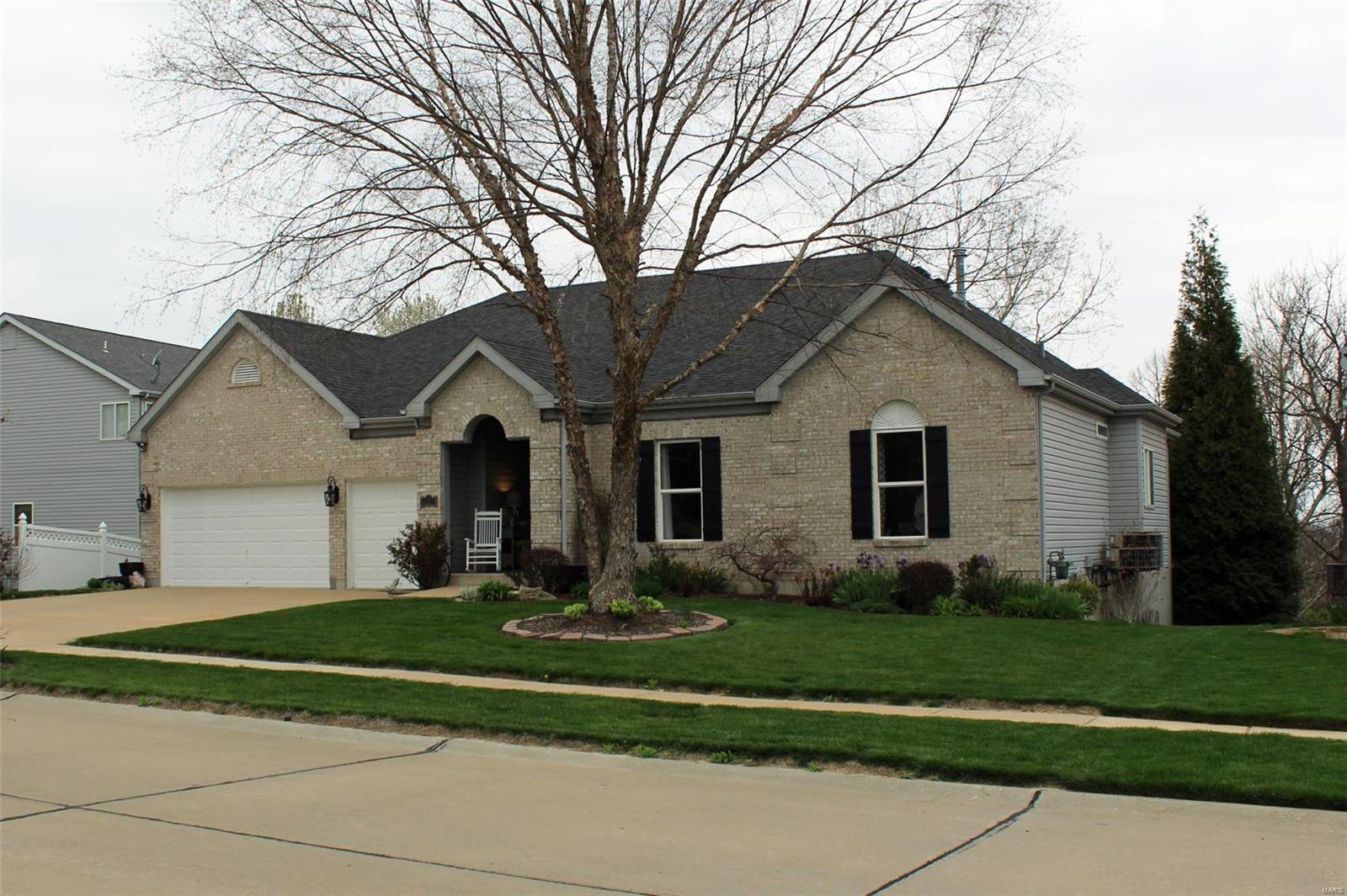This awesome atrium ranch nestled on a premium lot at the rear of Covington subdivision has so much to offer!
Enjoy the wildlife from the atrium windows facing wooded common ground. Open floor plan, large rooms, plenty of natural light. 3 bedrooms on main floor, each with walk-in closets; custom storage in master closet. Main floor master suite with luxury bath - two vanities, separate jetted tub & shower. Full bath serves other main floor bedrooms. Amazing kitchen with cathedral ceiling, custom cabinetry, granite counter-tops, center island, fridge stays. Main floor laundry is adjacent, as is the 3-car garage. Vent-less gas fireplace, 6 panel doors, newer light fixtures & fans. Another large bedroom, den/office, recreation room & full bath in basement. Tall basement ceilings & plenty of extra storage. Walk out to the newer concrete patio. Zoned heating & cooling. Composite decking. Lawn sprinkler system. Mature landscaping. Seller providing a 2-10 home warranty ($555). Welcome Home!