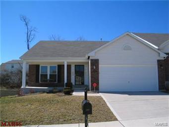 awesome villa currently occupied with tenant with option to purchase Location: End Unit