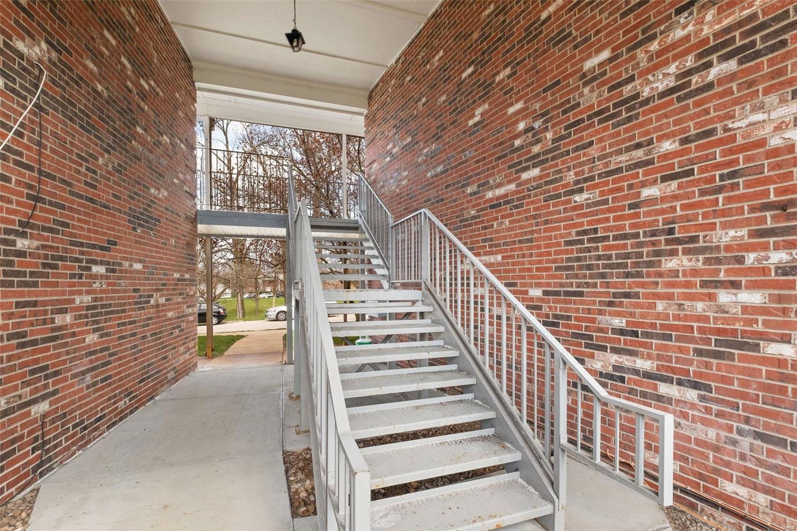 BRIDGECREST ESTATES NO 1 CONDOMINIUM - Residential