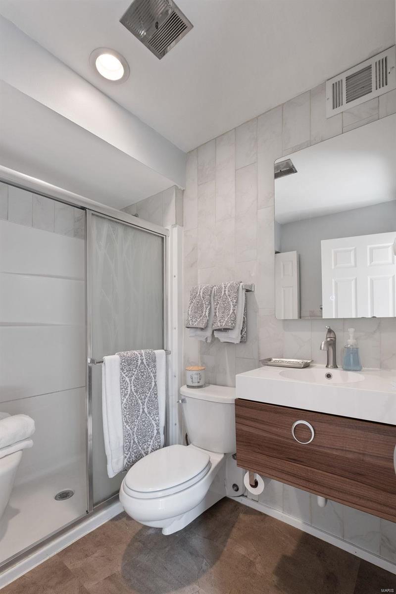 BRIDGECREST ESTATES NO 1 CONDOMINIUM - Residential