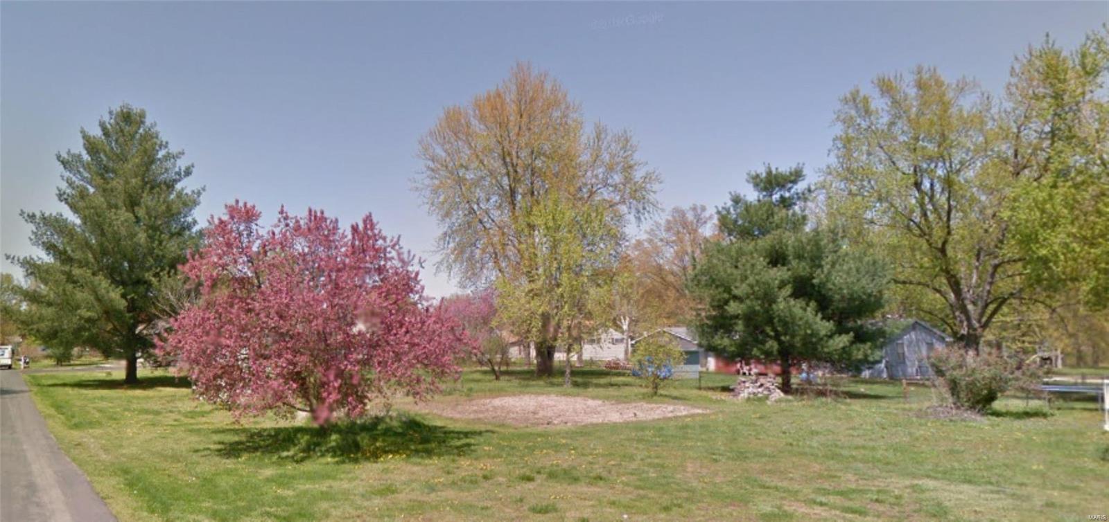Excellent level site to build your custom home located in Arnold close to shopping, restaurants, interstate, parks & more. Ideally sized for a spacious home and still lots of yard. Public sewer, water, gas, and electric are available. Seller will consider splitting property into 2 lots; buyers to contact their agent for more information.
