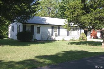 Great house for the person on a budget! Perfect rental, or add a little TLC and call it home.  So many options for the price.  This 2 bed home (possible 3rd if you add a closet).  Almost an acre of park like yard.  Septic is less than 10 years old and architectural roof less than 5.  2  car garage that lets you stay dry in the rain.  Seckman school district.  What else does this place offer.  Country peace and quiet, dead end paved road and close to shopping and restaurants.  REALLY???!?!?!?!  Yes come see it and buy it today.  All offers will be reviewed at 3PM on Sunday Sept 10th.  Write acceptance time with that in mind.
