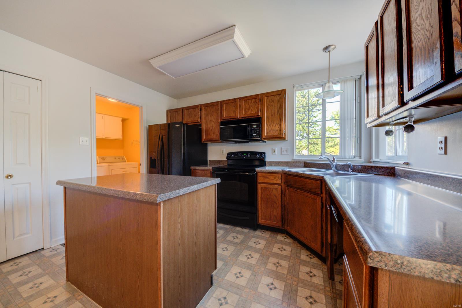 Twin Chimneys Village E Plum Grove - Residential