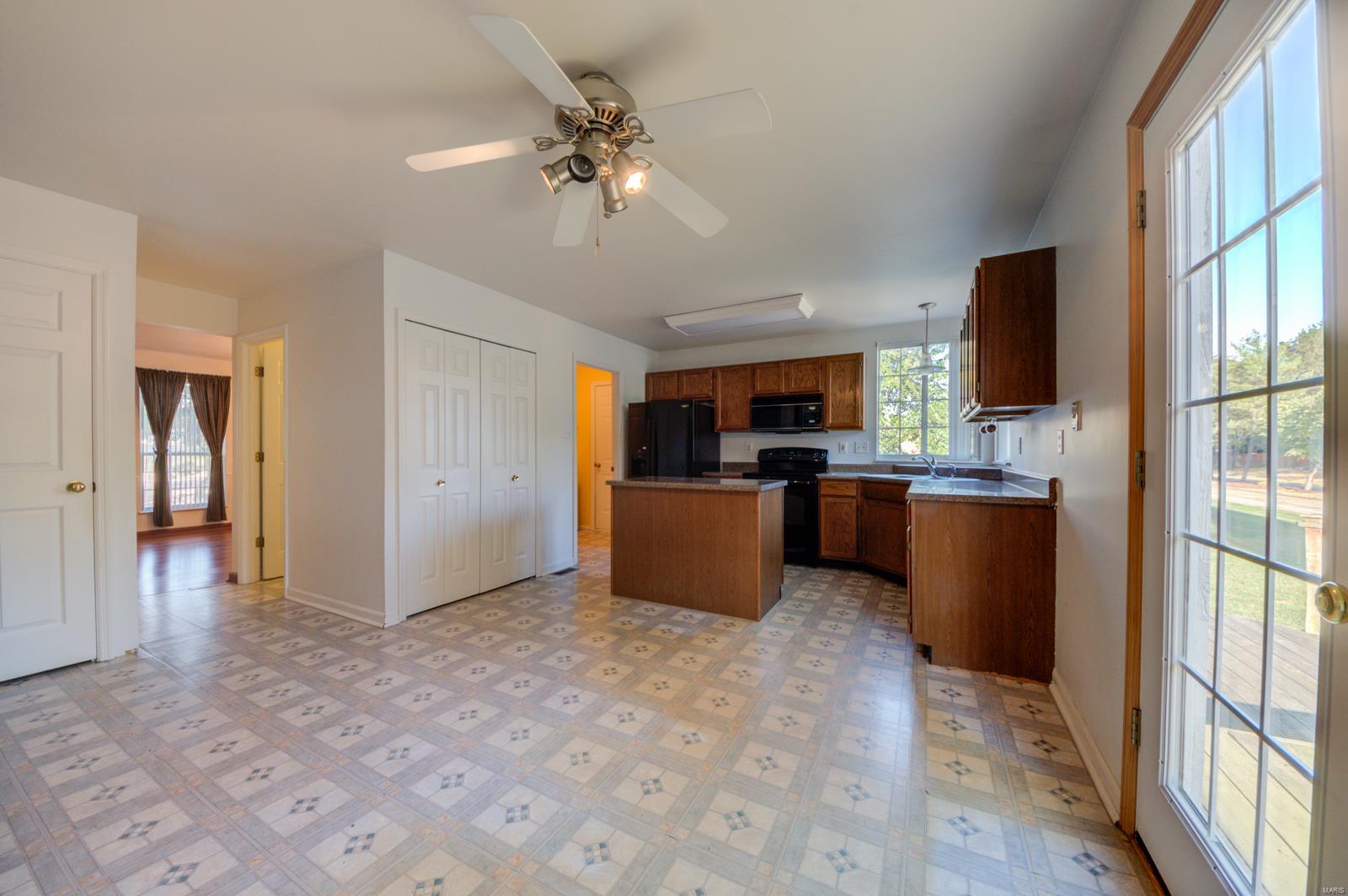 Twin Chimneys Village E Plum Grove - Residential
