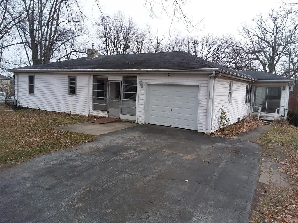 Attention St. Charles County Investors!!!  This property opens up huge opportunities for rehabbers! 3 bedroom house on a half acre lot with lots of new construction going on in the area!  It wouldn't take much to get this one move in ready for someone looking for a home well below the area average or looking for a rental property.