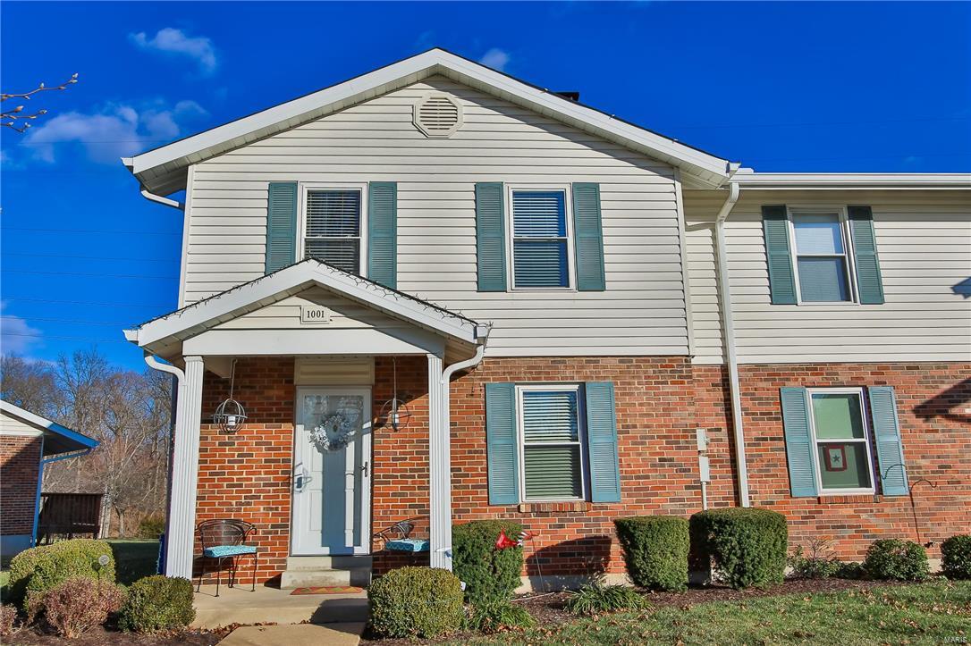 Impressive end unit condo with three levels of living in sought after Cliffridge Condominiums. Features include: stainless steel appliances, beautiful flooring & recently updated kitchen countertops, furnace & water heater. Main floor features an open floor plan, modern half-bath, living room w/ gas fireplace & dining room that opens to an awesome modern kitchen. Upstairs you will find two large sized bedrooms with exceptional closet space and a clean full bath w/ granite vanity. The finished basement living space is enormous, includes room for a 3rd bedroom/sleeping area & a bath with a tiled surround shower. There's an amazing pool accessible within 2 minutes, along w/ one carport space and additional off-street parking space. Accessible & convenient location - just off Bid Bend & 141, just minutes to highways 44, 270 & 64/40. Location: Corner Location, End Unit, Suburban