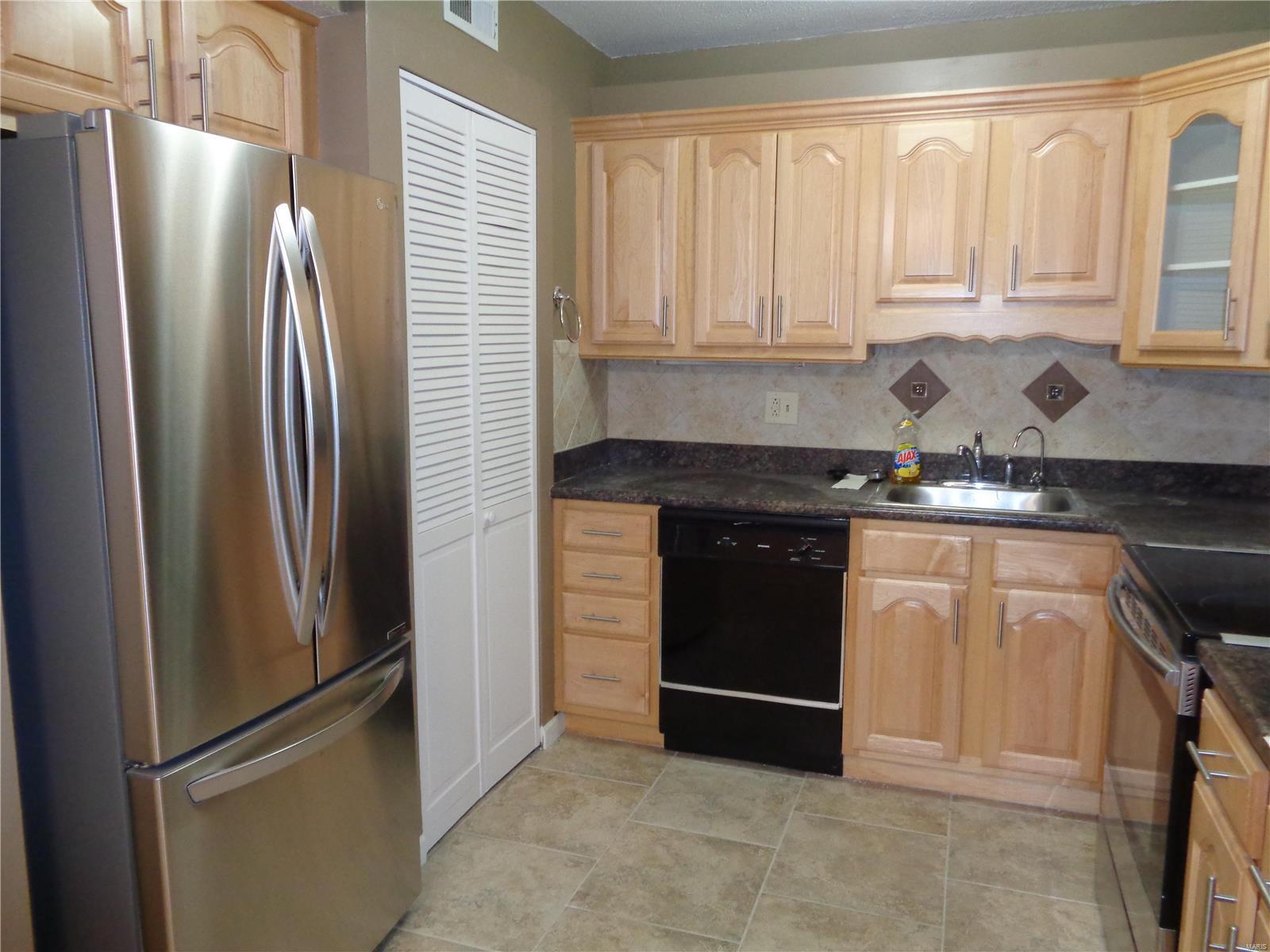 Brentwood Forest Condo Ph Two - Residential