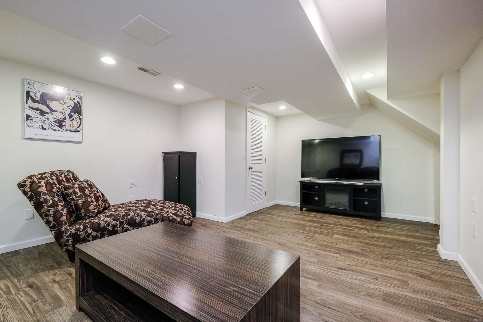 Ladue Park - Residential