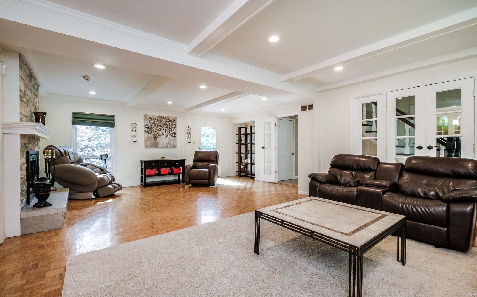 Ladue Park - Residential