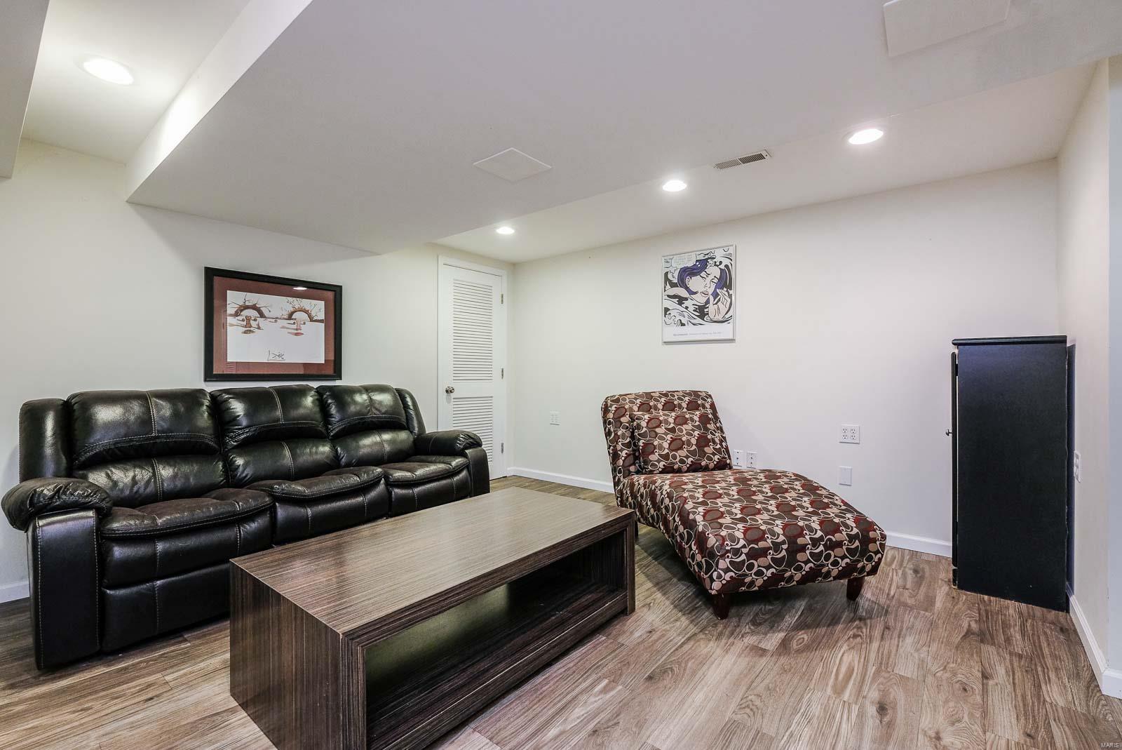 Ladue Park - Residential