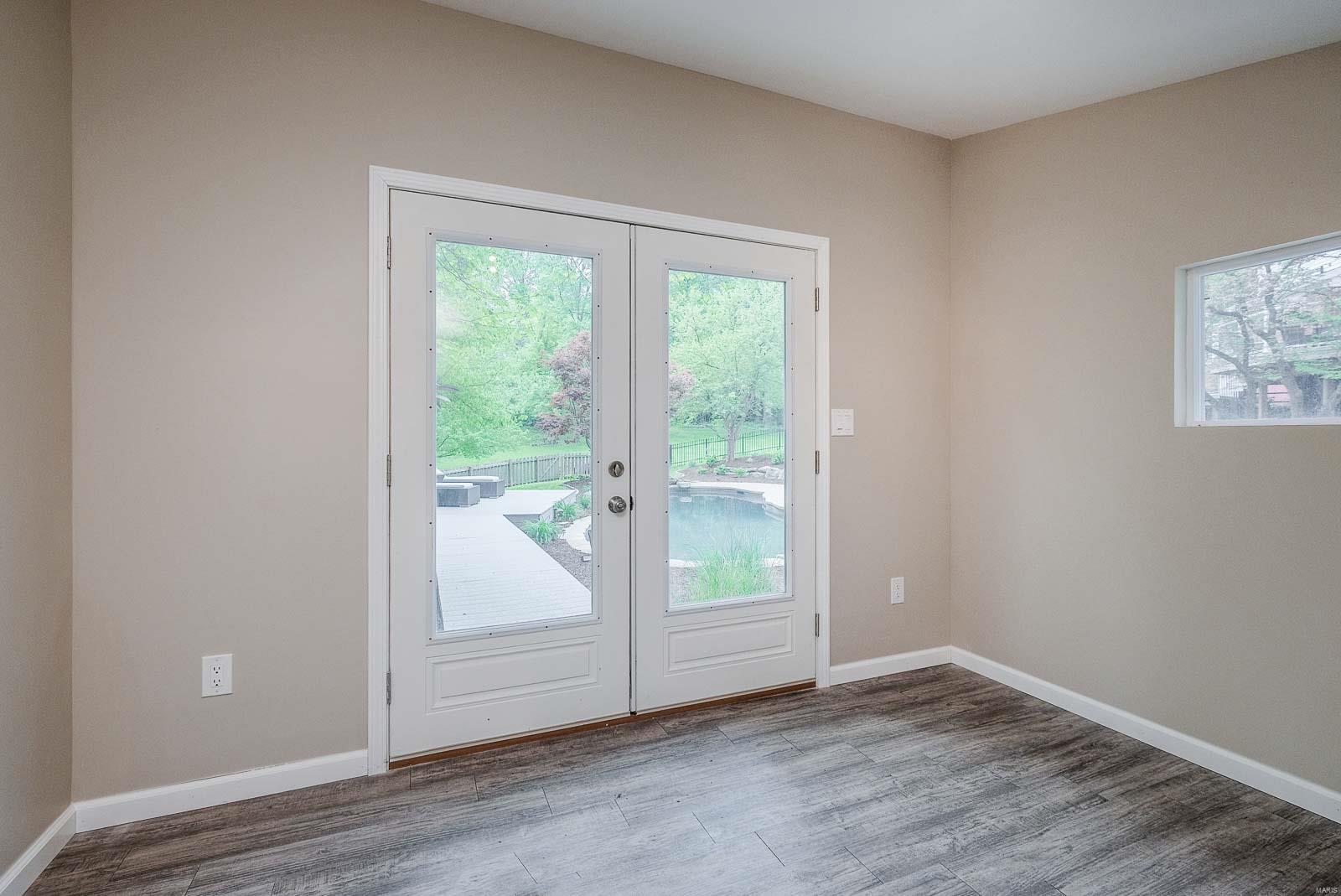 Ladue Park - Residential