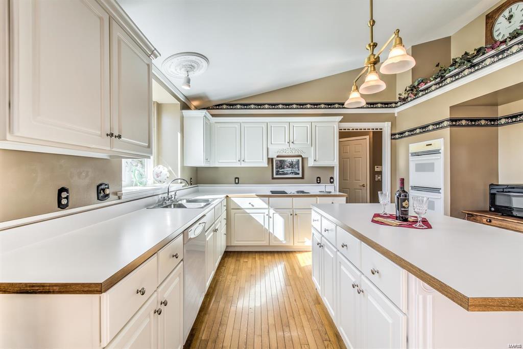 Est At Westchester Farm #3 - Residential