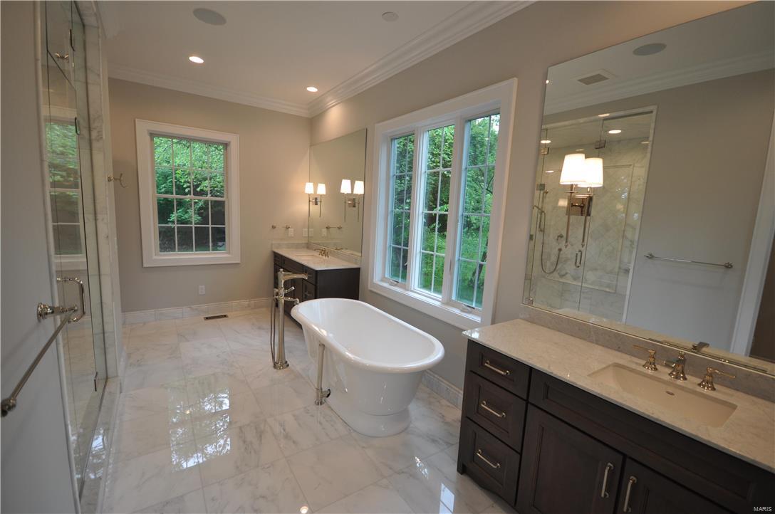 Ladue Manor - Residential