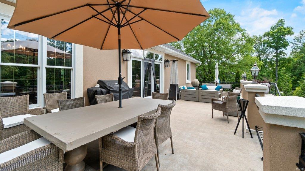 Windwood Lake Estate - Residential
