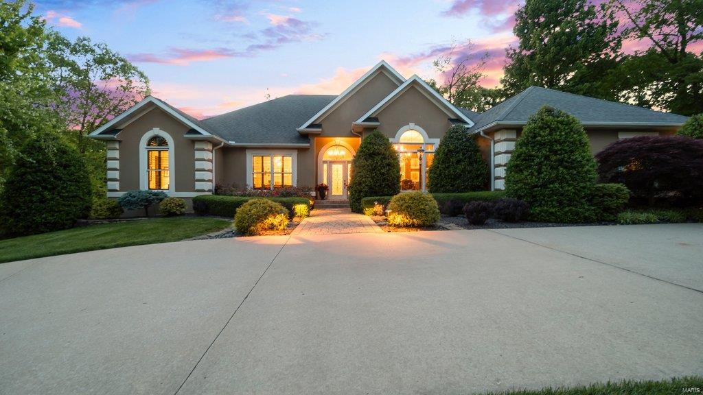 Windwood Lake Estate - Residential