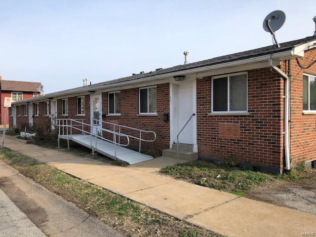 REDUCED!!! Great investment opportunity! Multi Family available that is currently fully occupied. Lease renewals are coming up, allowing an opportunity to raise rents. This multi family unit has a total of 5 units, in which each unit is a 1 bedroom/1 bath. A brand new TPO roof was put on in November of 2019. Carondelet neighborhood, near public transportation, shopping, and parks.