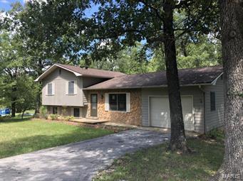 Perfect location - convenient to Camdenton and Osage Beach. Over 1,800 square feet of total living space on 1.6 acres. 3 bedrooms, 2 full baths. Walk out basement with fireplace and dedicated laundry room. Camdenton school district. Hard surface road frontage. Private well; shared septic. SpecialListingConditions: Foreclosure