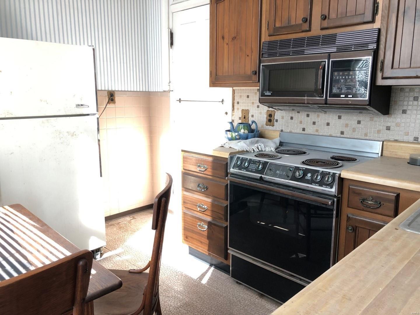 Lafayette Square - Commercial Sale