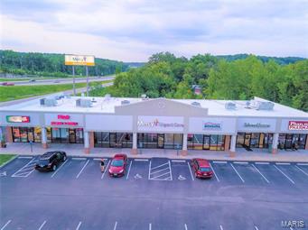 100% LEASED!!! Great investment opportunity.  Located at Imperial Main St., and Hwy 55 (NE quadrant). High visibility.  Property construction in 2009 and very well maintained. Location: Corner Location, High Traffic, Hwy/Interstate Frntg, Retail Center
