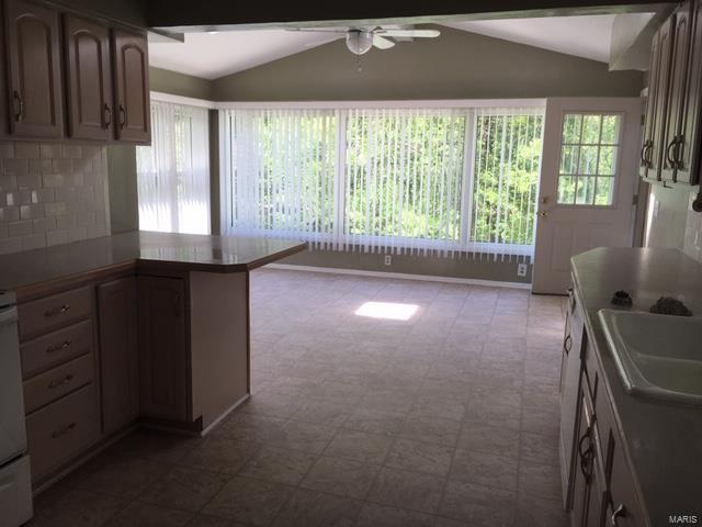 Westbury Manor 6 - Residential Lease