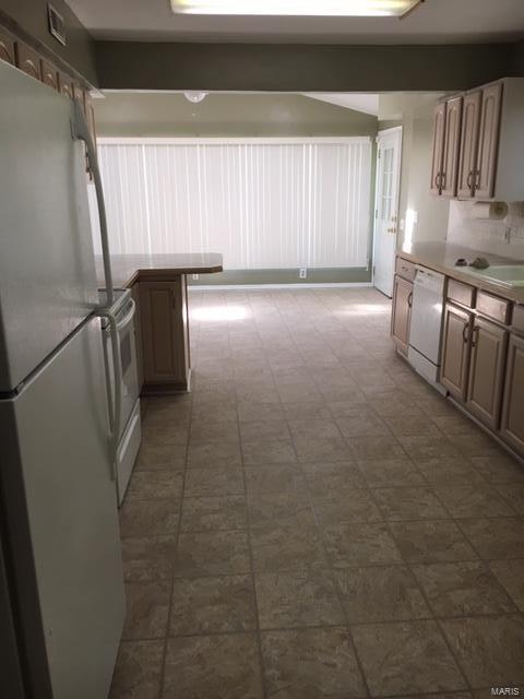 Westbury Manor 6 - Residential Lease