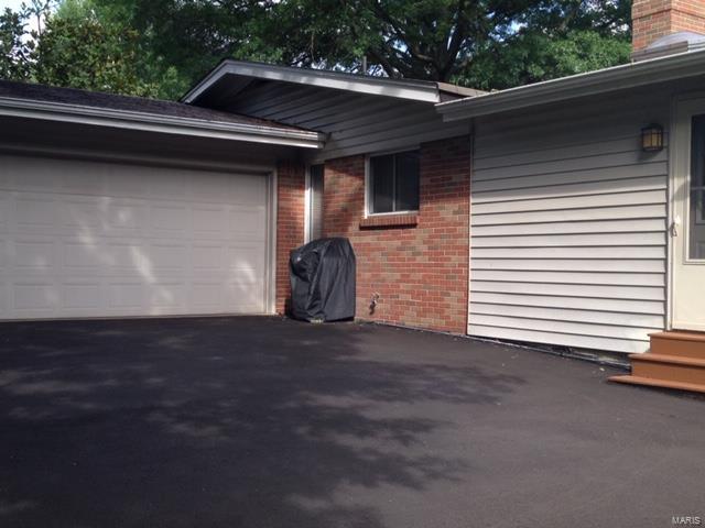 Westbury Manor 6 - Residential Lease
