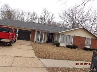 Nice ranch house with 2 beds/2.5 baths, over 1600 sq ft, needs a little TLC. Possible short sale. SpecialListingConditions: Short Sale