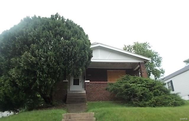 This brick ranch style home featuring 2 spacious bedrooms, 1 bath, full basement and 2 car detached garage . This home has tons of potential and is located close to schools, amenities and major thoroughfares. Schedule your showing today. This property is now under auction terms. Auction dates are November 7th - November 9th. No other incentives apply. All auction properties are subject to a 5% buyer’s premium with a minimum of $2,000 and subject to a reserve price as well as seller confirmation. Total commission paid on auction properties is 5% of the contract sales price: 2.5% to the listing broker with a $1,500 minimum and 2.5% to the cooperating broker with a $1,500 minimum. No other incentives apply. Seller has the right (a) to change the date, place, and terms of the sale; (b) to remove the property from the market; and (c) to sell the property prior to the sale.