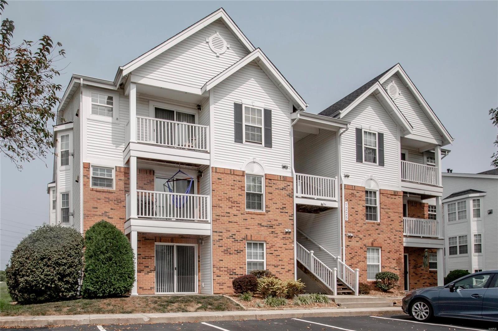 Picture this: it’s Sunday morning - you’re sipping coffee on your patio…gazing out at the immaculate landscaping that surrounds you. The best part? You don’t even own a mower. (Or maybe you do, but you won’t need it here). And that’s just one of the many perks. In-unit laundry and a walk in closet? Yeah, it’s got that. Low maintenance - High style! The inside is bright, white and full of natural light. It’s so cozy you may never want to leave, but you don’t have to go far to enjoy the walking trail right outside your door - Pour that latte in a to-go cup and take a stroll by the water, you know you want to. We *Wood* love to see you *Land* here…okay, you get the *Point* — Woodland Point, that is - Welcome home. Location: Corner Location, Ground Level