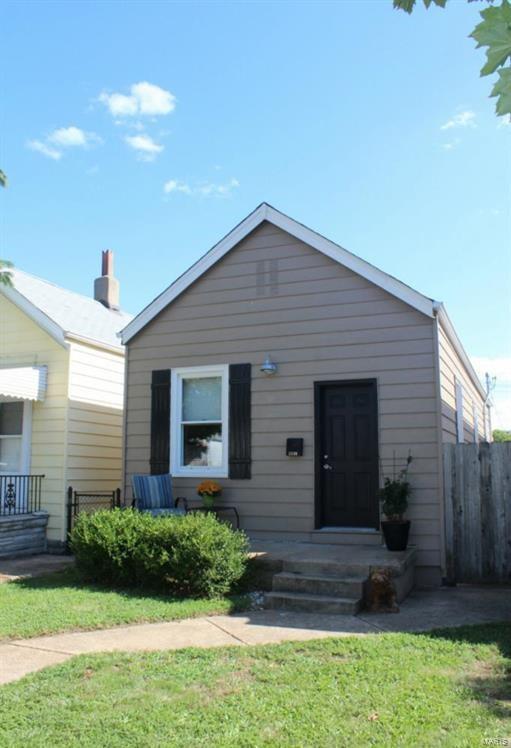 **For Comps Purposes Only**
Fixer upper house, sold as-is in the heart of The Hill.  1 bed, 1 bath, 1 car garage with an open living room, pass through bedroom and open kitchen.