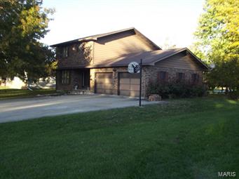 A Town-home feel in a single family structure.  Looking for a quality built home in a very quiet neighborhood, well this 3 bedroom, 2 1/2 bath should be a must see. The main level gives you the living, dining, kitchen, laundry, 1/2 bath and a bonus room while the upper level features a large master bedroom suite and two more bedrooms and a nice main bath.  Your garage will be your bonus with it's work/hobby room and plenty of storage room.  Outdoor living is prime with the large deck out back with lots of shade. Exterior of the home is brick and metal siding with a large concrete drive. A real find in a fabulous neighborhood.  Seller agreeable paying up to $2500 of buyer's closing cost.