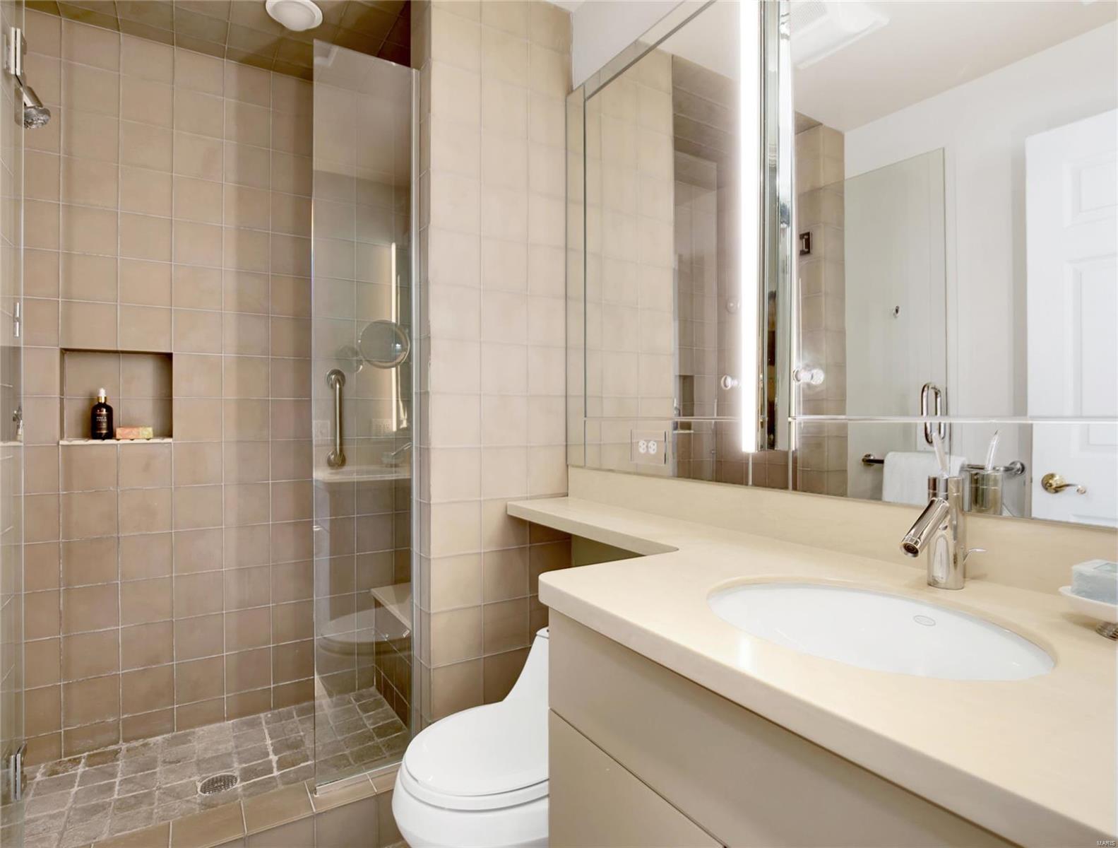 Claytonian A Condo Amd - Residential