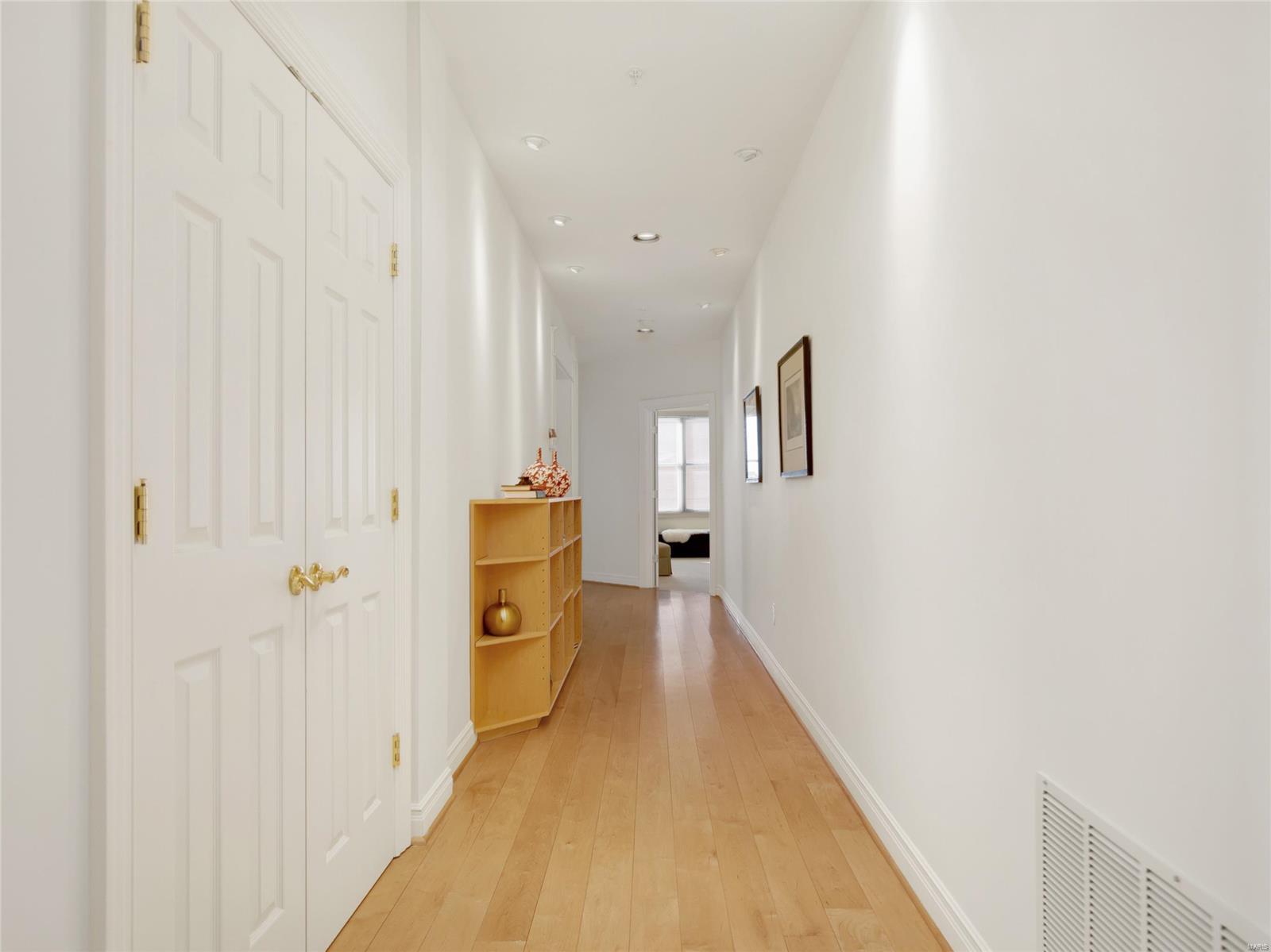 Claytonian A Condo Amd - Residential