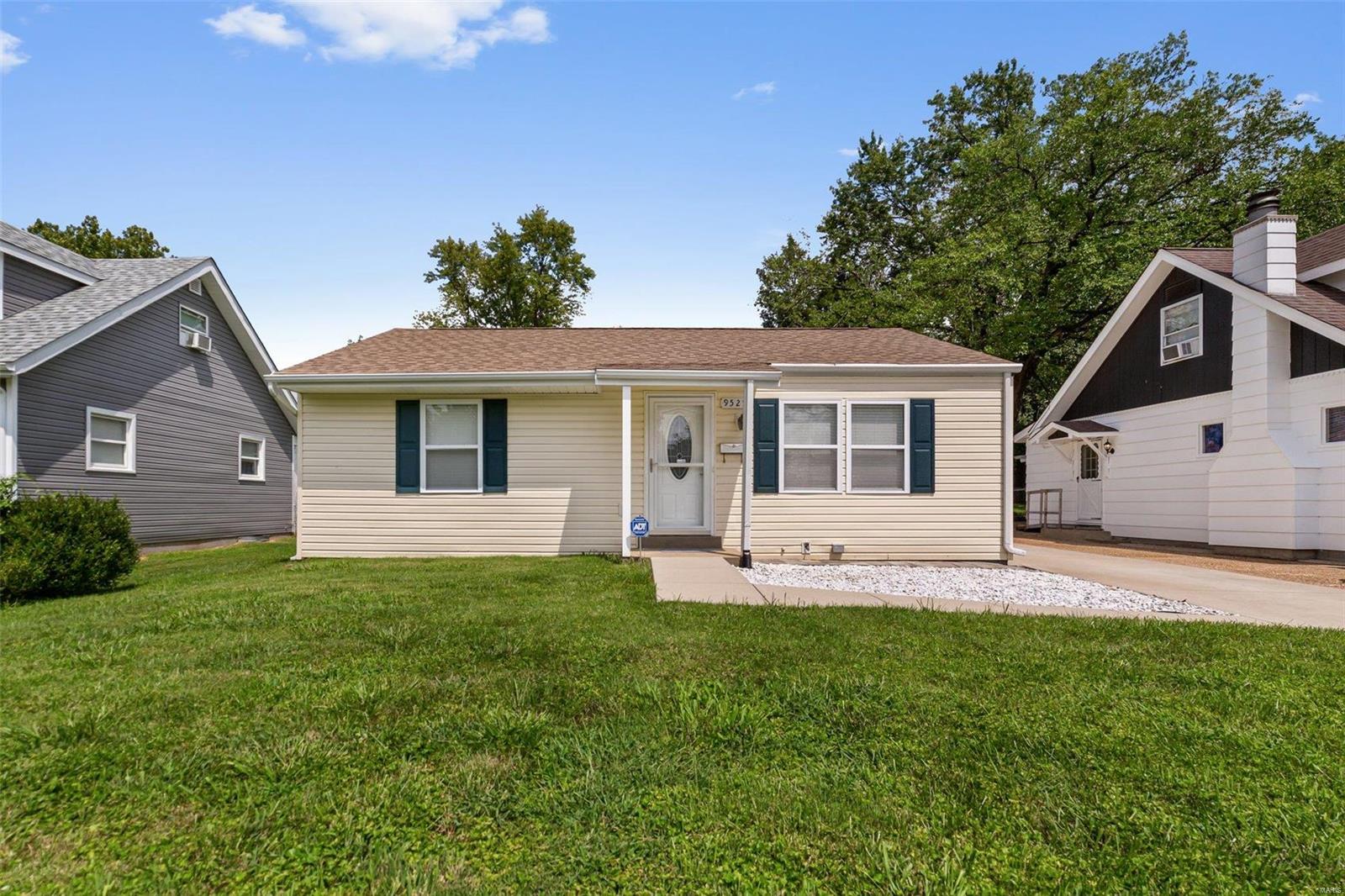 NEWLY RENOVATED*CENTRALLY LOCATED*FRESHLY PAINTED ON BOTH LEVELS*NEW 2" WHITE BLINDS*LOTS OF WINDOWS EQUAL A LIGHT-FILLED INTERIOR*LARGE LIVING ROOM W/DECORATIVE SHELF & COAT CLOSET*SPACIOUS KITCHEN W/BREAKFAST BAR TO ENTERTAIN FAMILY & FRIENDS INC. REFRIGERATOR & 2 PANTRIES + NEW MICROWAVE & UPGRADED FAUCET*ML BATH HAS NEWER VANITY, TOILET, SHELVING & LIGHT FIXTURE*LINEN CLOSET IN HALL, LAUNDRY CHUTE & EXTRA STORAGE SPACE*POCKET DOOR LEADS TO LL FAMILY ROOM + AN OFFICE/BONUS/EXERCISE/SLEEPING AREA WHICH IS LOCATED NEXT TO THE SECOND FULL BATH*CERAMIC FLOORING IN BOTH BATHS*EVEN THE LAUNDRY/STORAGE ROOM INC. FRESH PAINT, WASHER, DRYER, LAUNDRY TUB & A HUGE WORKBENCH FOR FOLDING CLOTHES, DOING PROJECTS OR WRAPPING GIFTS*ENJOY THE O/S PATIO & FENCED YARD COMPLETE W/AN ATTRACTIVE 10 x 12 TUFF SHED*VINYL SIDING*REPLACEMENT WINDOWS*NEWER ROOF*MOVE IN READY*UNPACK & RELAX!!!