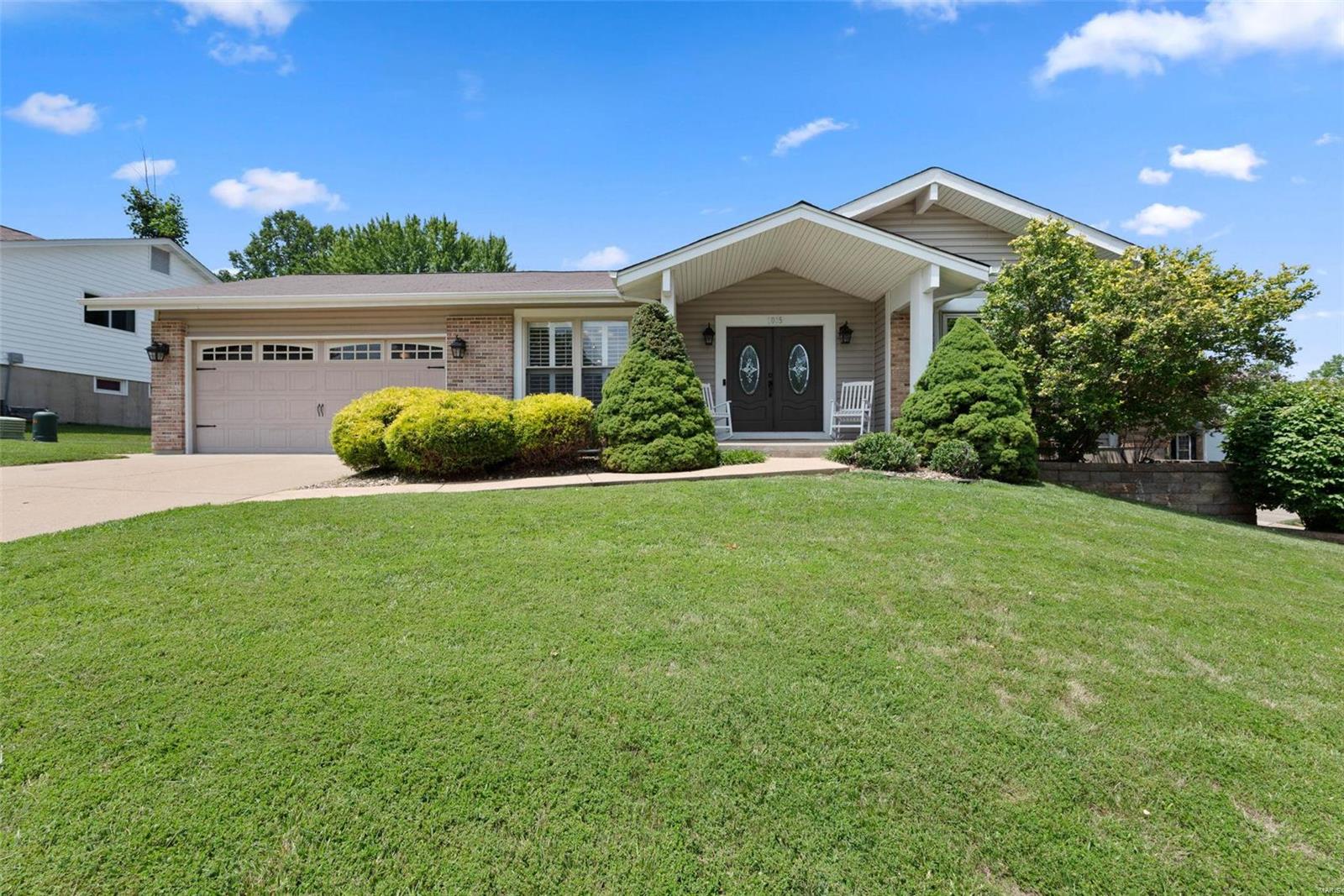 Welcome to this stunning ranch home boasting of 3 bdrm & 3 full bath w/ 2339 sq ft of finished space on the corner in the very desired Enwood neighborhood. Spacious living room has vaulted ceilings w/ skylights, beautiful laminate plank flooring, wood burning fireplace & entrance to the backyard. Absolutely gorgeous kitchen features 42" custom cabinets, granite countertops, backsplash, lots of cabinet space & breakfast bar. The adjacent dining area is perfect for family meals & entertaining guests. Primary bedroom offers dbl extended closets & primary bath w/ granite vanity & walk-in shower. 2 add'l bedrooms & full bath complete the main level. Lower level has a WALK-OUT w/ large rec room, complemented by a full bath & sleeping area or bonus room for added convenience. The fenced-in backyard has a large composite deck, perfect for outdoor gatherings, & a huge yard offering ample space for recreation & relaxation. Don't miss this opportunity to own a beautiful home in a prime location.