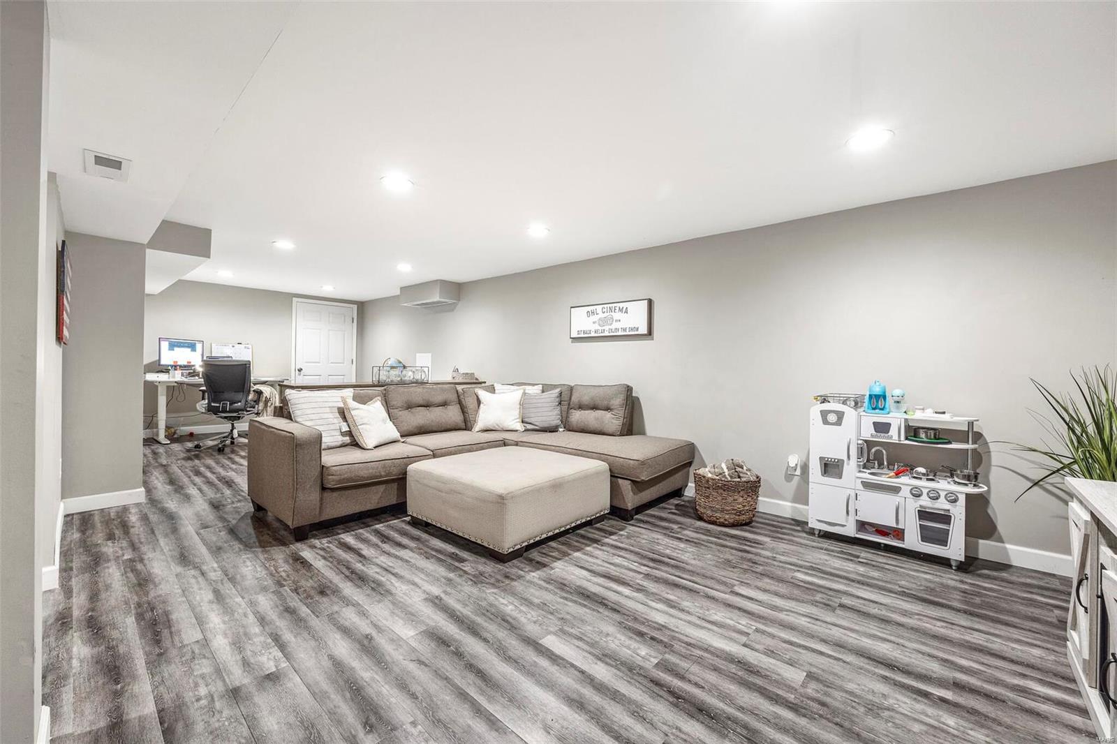 Ballwin Hills Sec 2 - Residential