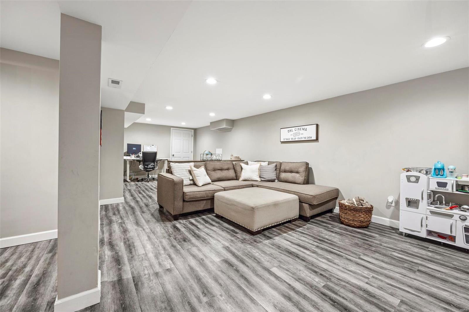 Ballwin Hills Sec 2 - Residential