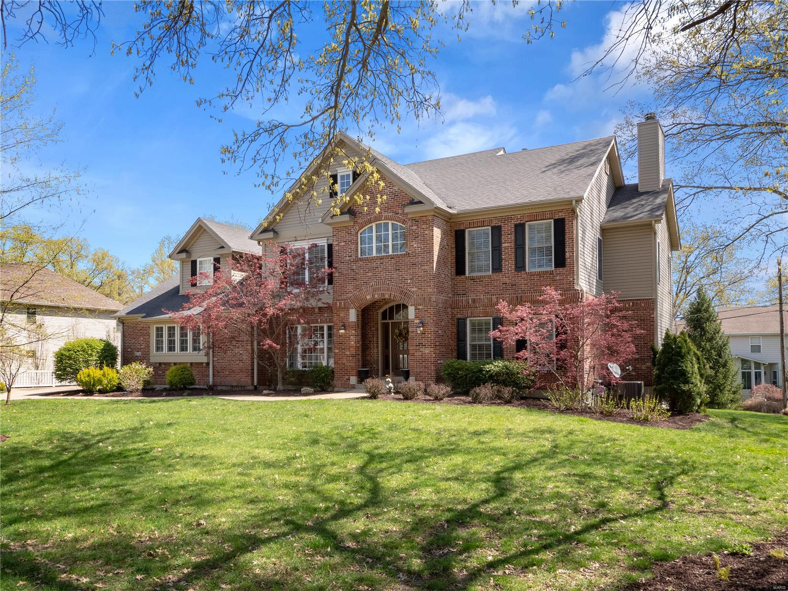 Splendid 5 bedroom 5.5 bath home in the Ladue school district! Lovely two story entry. Family room has hardwood floors, built in bookcases that flank the stone surround gas fireplace and walks out to the deck overlooking the in-ground pool and patio. Both the dining room and living room have hardwood floors. The kitchen has custom cabinets,  granite counter tops, center island, double ovens and gas cook top, all appliances are stainless steel. The butlers pantry has glass front cabinets and granite counter tops. Breakfast room has a planning desk, coat closet, french doors with plantation shutters that walk out to the deck. Main floor laundry and mud room adjacent to the kitchen. Master suite has a vaulted ceiling, large walk-in closet and new carpet. Master bath has his and her vanities, separate tub and shower, with additional closet space. Finished lower level with family room with built in bookcases, recreation room and half bath. Freshly painted and new carpet!
Three car garage. Additional Rooms: Mud Room