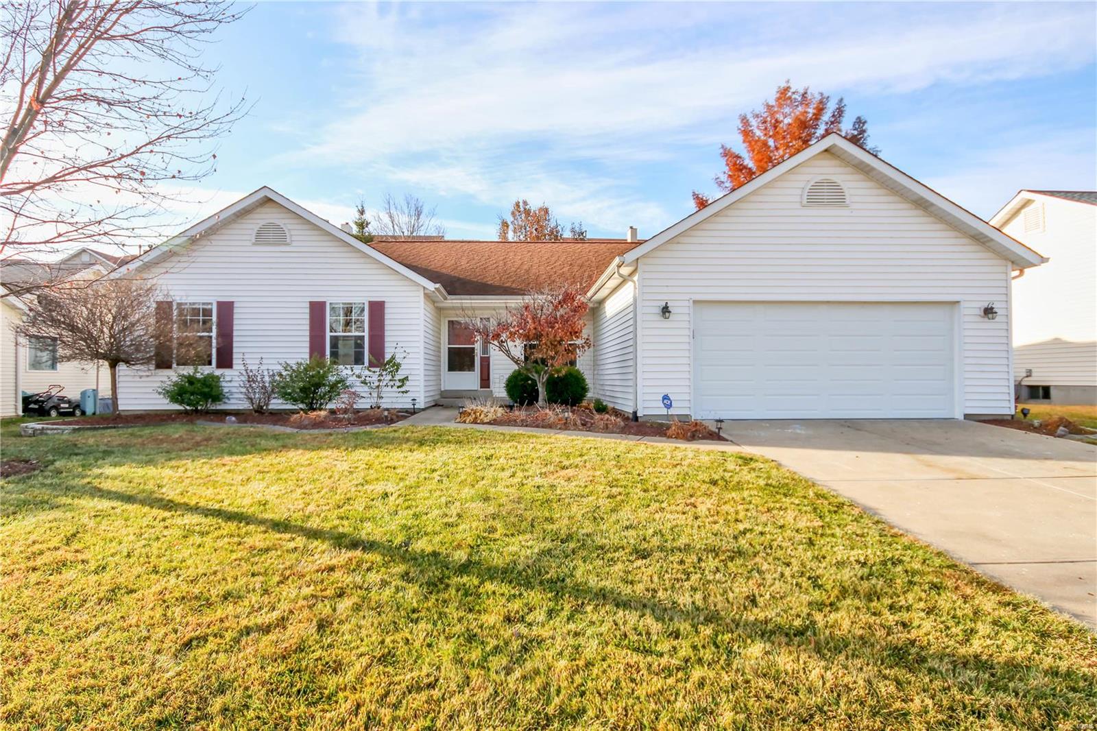 Experience beauty at it's finest! 3373 Saddleridge is located in the desirable area of Orchard Farm School District. Boasting nearly 2,200 sq.ft. of total living space, this home invites you to enjoy a beautiful open floor plan with main floor laundry & vaulted ceilings, 4 bedrooms and 2 updated full bathrooms with granite vanity tops. The kitchen is a Chefs dream showcasing 42" custom cabinets with soft close drawers, wood flooring and beautiful granite counter tops! Your family will enjoy entertaining for the holidays, birthdays, etc, while showcasing the true pride of home ownership. This home will not last long, as it is move in ready!