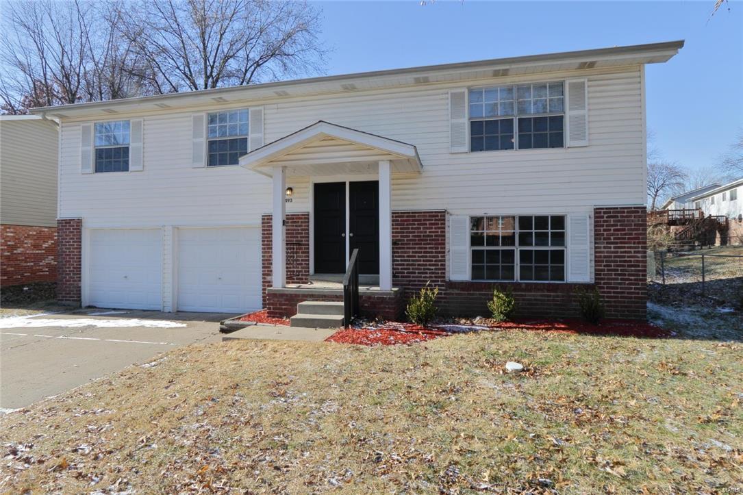 Beautiful 3 bedroom and 2 FULL bathroom home updated with fresh carpet and warm neutral paint throughout. Terrific floor plan with eat in kitchen that opens to dining room. Master bedroom with full on-suite bathroom. Updated light fixtures throughout. Bonus large family room on lower level. Lush backyard perfect for kids and pets! A MUST see! This home won't last!
