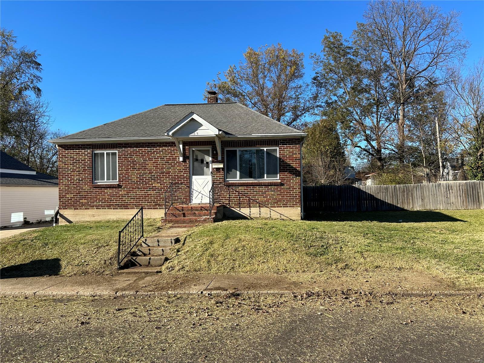 H2226 - Is your family looking for lots and lots of elbow room, both in and out of the house?  This home comes with 3 bedrooms on the main level already, and approx 1,200 sq ft (+/-) of undeveloped lower level room just ready to turn into whatever you need.  Situated on 2 lots (which could be subdivided) and enclosed by a wood privacy fence, there is ton of room for the family to enjoy the outdoors.  There's a detached garage to store the car or use as a work shop, and an enclosed rear patio for entertaining no matter what the weather. The new stainless, side by side refrigerator and the new gas stove/oven stay with the home.  Try your offer on this property that is already priced well under appraised value for a a quicker sale.