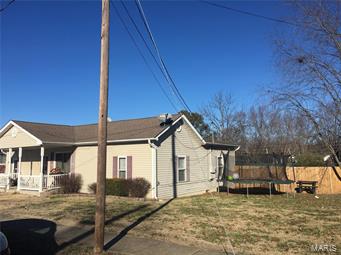GREAT STARTER HOME.  3+ BEDROOMS, LARGE DECK IN THE BACK, PRIVACY FENCE, AND DETACHED GARAGE Additional Rooms: Sun Room
