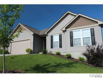 Beautiful 3 bedroom ranch in Castle Heights only 4 years old. Features include vaulted ceilings, gas fireplace, kitchen breakfast bar, large pantry, walk in closet. Yard backs to common area.