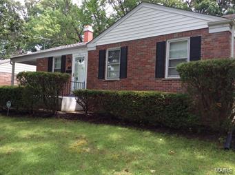 The perfect location.  Walk to Blackburn Park, Webster Pool, Ice Rink, Fitness Ctr and Gym.  This gem in the sought after Chestnut Hill area of Webster is situated on a cul-de-sac.  It features hardwood floors through out most of the main floor.  Lots of windows let in plenty of natural light.  There is great flow to this home.  Combo living room dining room.  Dining room is right off the kitchen.  From the kitchen enjoy the beautiful screened in porch with plenty of shade to keep cool.  Spacious master bedroom.  The basement is ready for your finishing touch and would add significant living space.  Updated electric, plumbing and freshly painted.  This home is move in ready.  Close to schools, shopping, and restaurants.  This home is priced to sell.  Don't miss out!