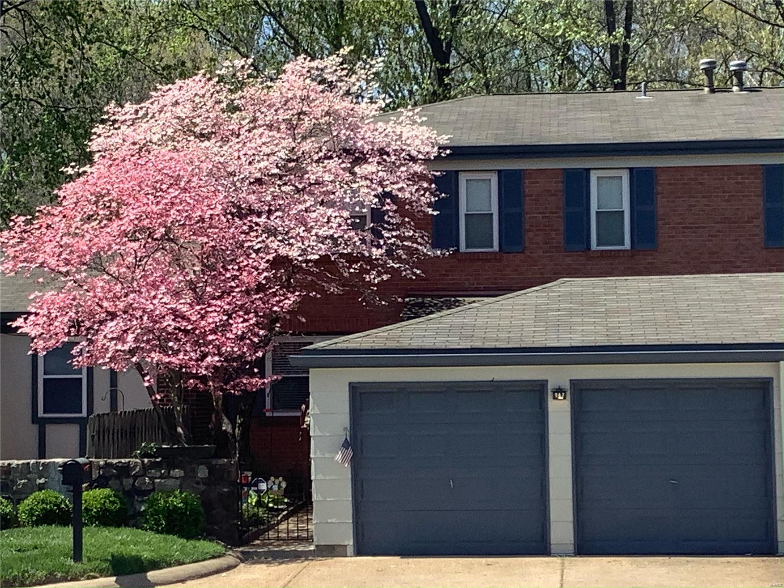 Located in sought after Big Bend Woods & Parkway South School District this amazing condominium features newer 3/4 inch oak hardwood floors throughout the main floor & 2nd floor hallway, 6 panel doors, new baseboards, & thermal insulated double pane vinyl tilt-in windows throughout. It has crown molding in the living & dining rooms. The kitchen has lots of cabinets, a double gas oven, built-in microwave, stainless Bosch dishwasher, Samsung stainless refrigerator, & extra shelving. The 3.5 baths include ceramic tile flooring, tile surround,& newer adult height toilets. It has newer red oak stair treads going up & downstairs. The master bedroom suite & 2nd bedroom have large walk-in closets.The finished basement has a large rec room (55 inch smart TV with surround system stays) & 4th bedroom (currently used as an exercise room). Backs to woods, nice landscaping, new roof (2021), deck (2021), electric panel (2021) & HVAC (2022). All appliances stay. Duplicate listing of Listing # 22049019