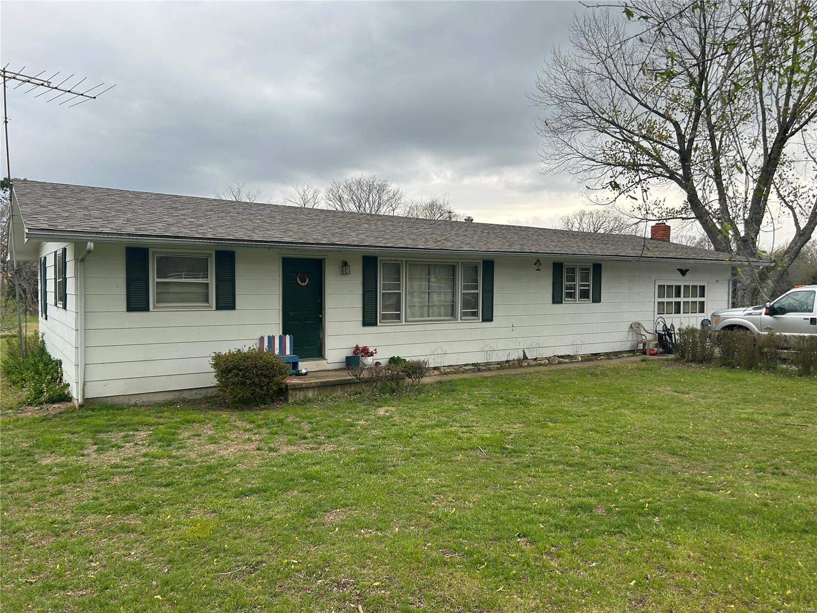 Check out the amount of space in this home! This 1792 Sq ft home has 3 Bedrooms , 2 Full Baths, a Living room and a Large Family Room. The Roof is less than 1 year old. The home is move in ready and the seller is offering to pay for a Choice Home Warranty at closing. Priced accordingly , needs a little TLC. Seller has already purchased another home, so make an offer !