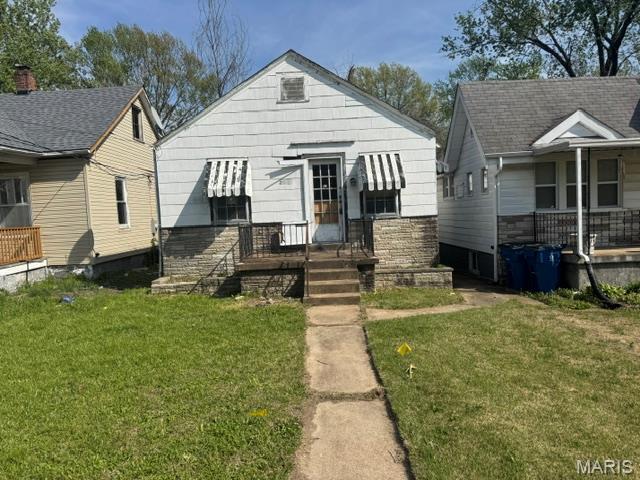 Don't miss this charming ranch-style home featuring 2 bedrooms, full basement, and a nicely sized yard, plenty of space to spread out inside and out. Ideally situated near major thoroughfares with easy access to shopping and everyday amenities. Ready for your personal finishing touches, this property offers solid potential at a great value.
