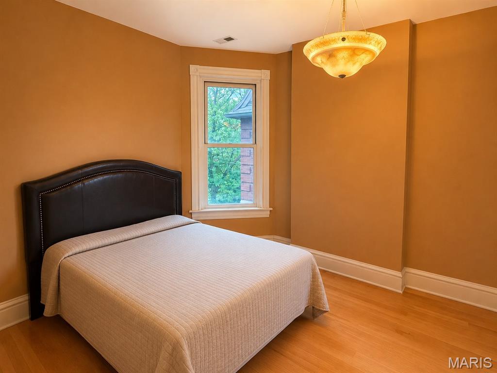 Raymond Place Add - Residential